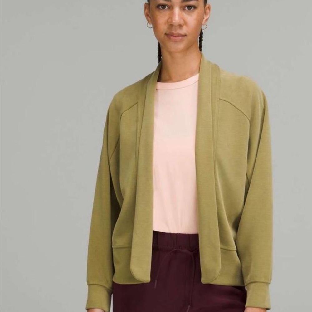 Lululemon Softstreme Dropped
Sleeve Wrap